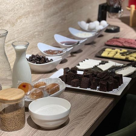 Seagull Beachfront Boutique Hotel バトゥーミ エクステリア 写真