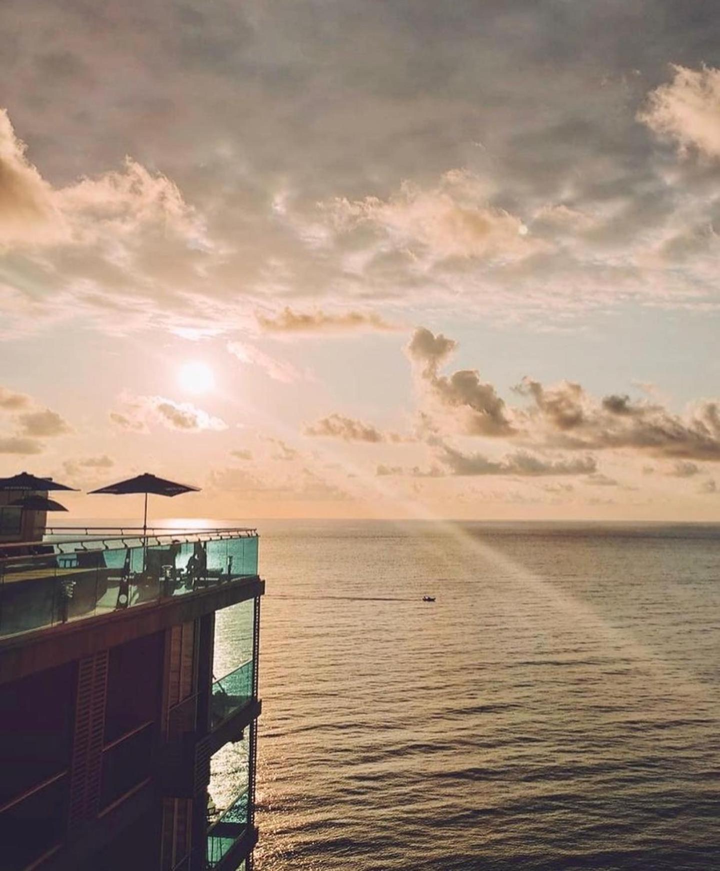 Seagull Beachfront Boutique Hotel バトゥーミ エクステリア 写真