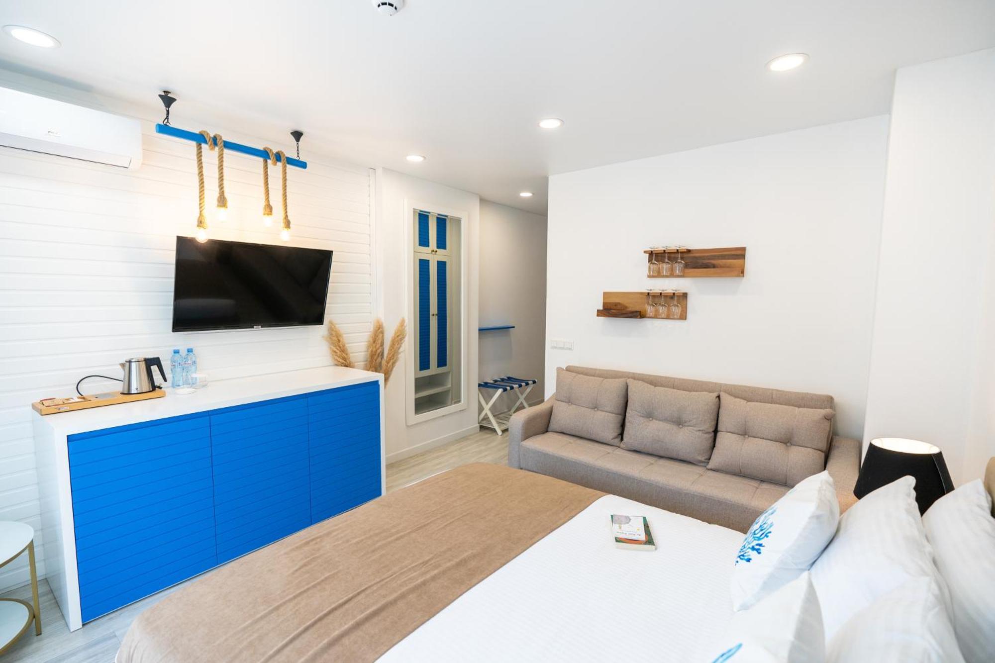 Seagull Beachfront Boutique Hotel バトゥーミ エクステリア 写真
