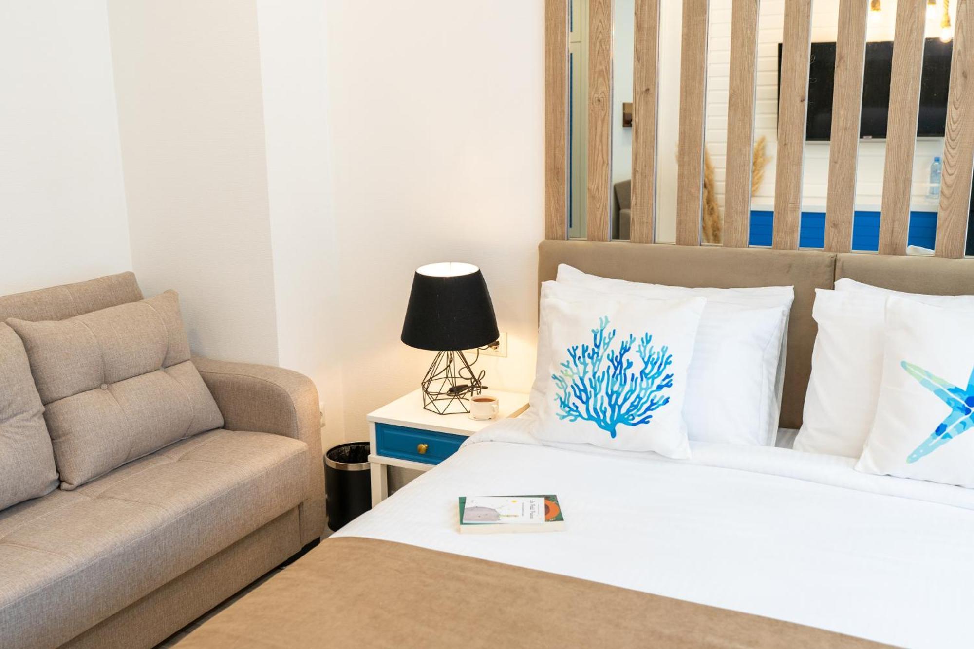Seagull Beachfront Boutique Hotel バトゥーミ エクステリア 写真