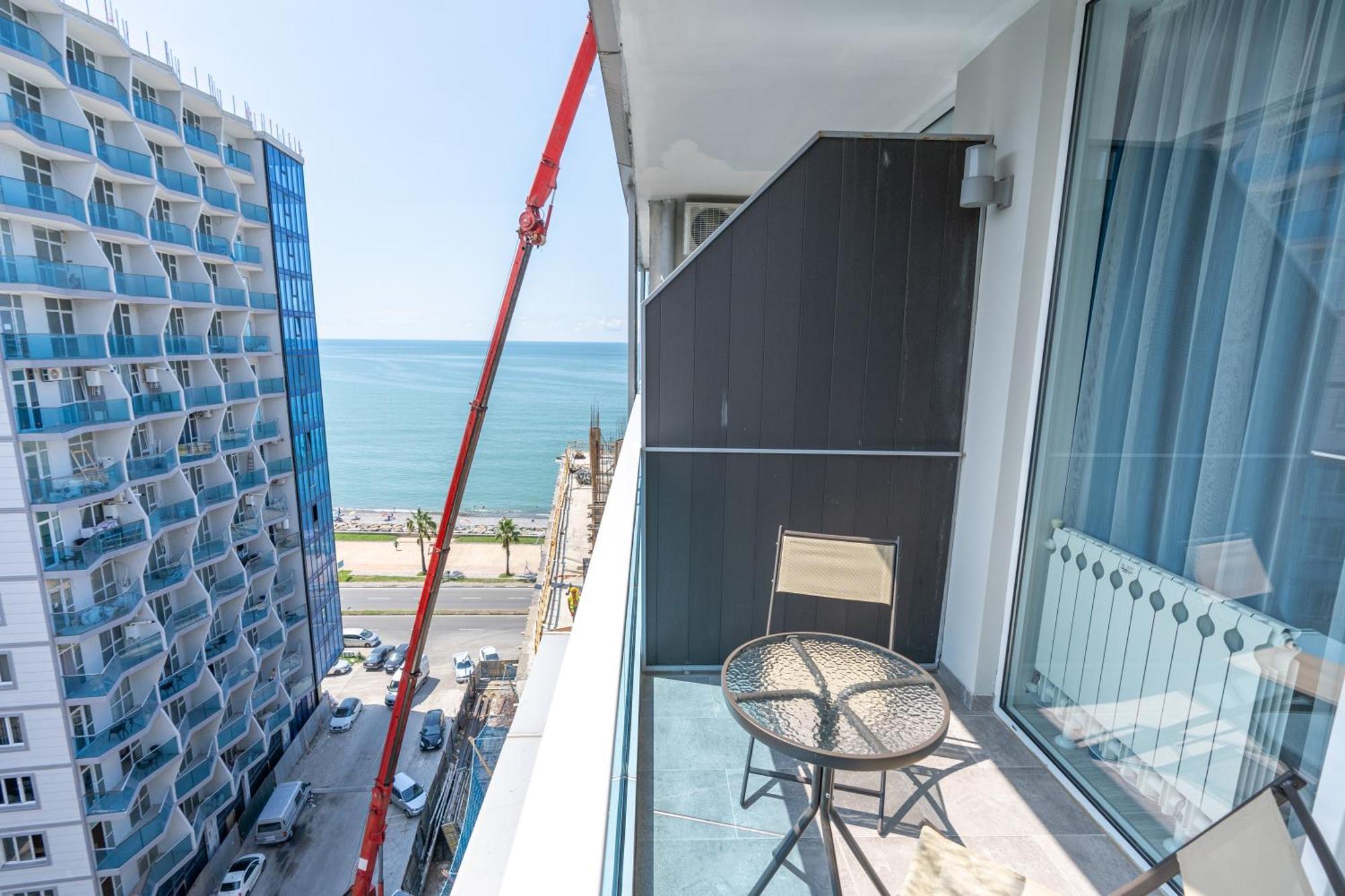 Seagull Beachfront Boutique Hotel バトゥーミ エクステリア 写真