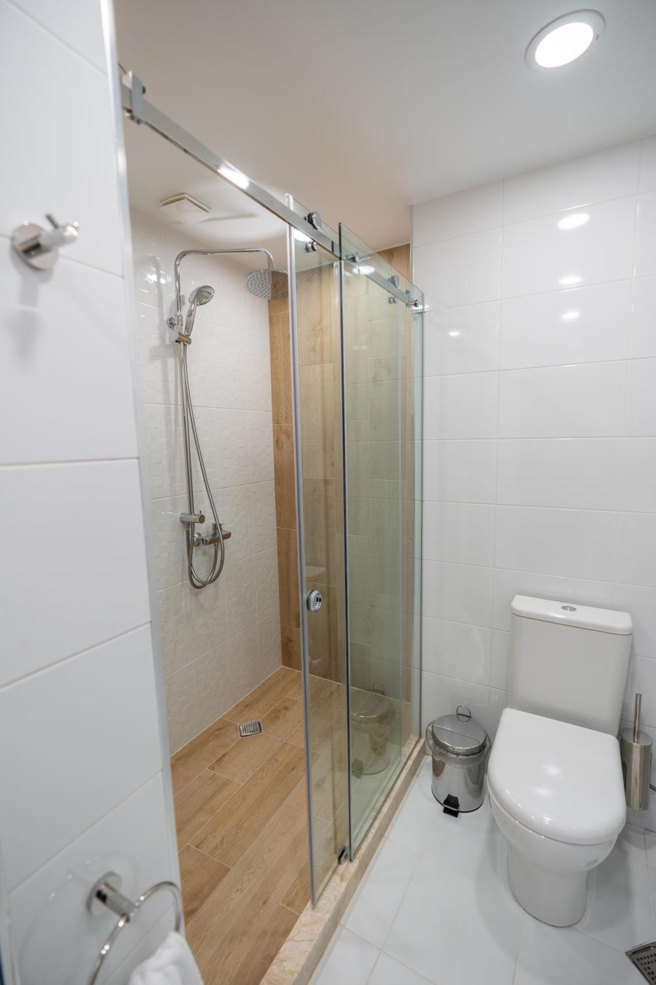 Seagull Beachfront Boutique Hotel バトゥーミ 部屋 写真