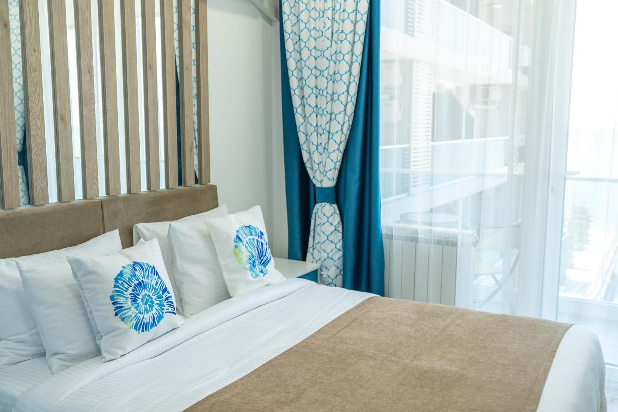 Seagull Beachfront Boutique Hotel バトゥーミ 部屋 写真