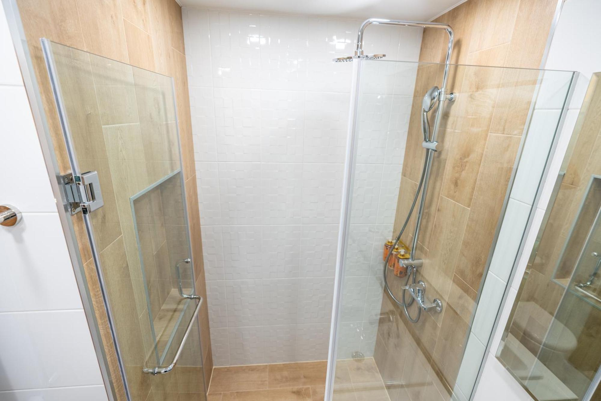 Seagull Beachfront Boutique Hotel バトゥーミ 部屋 写真