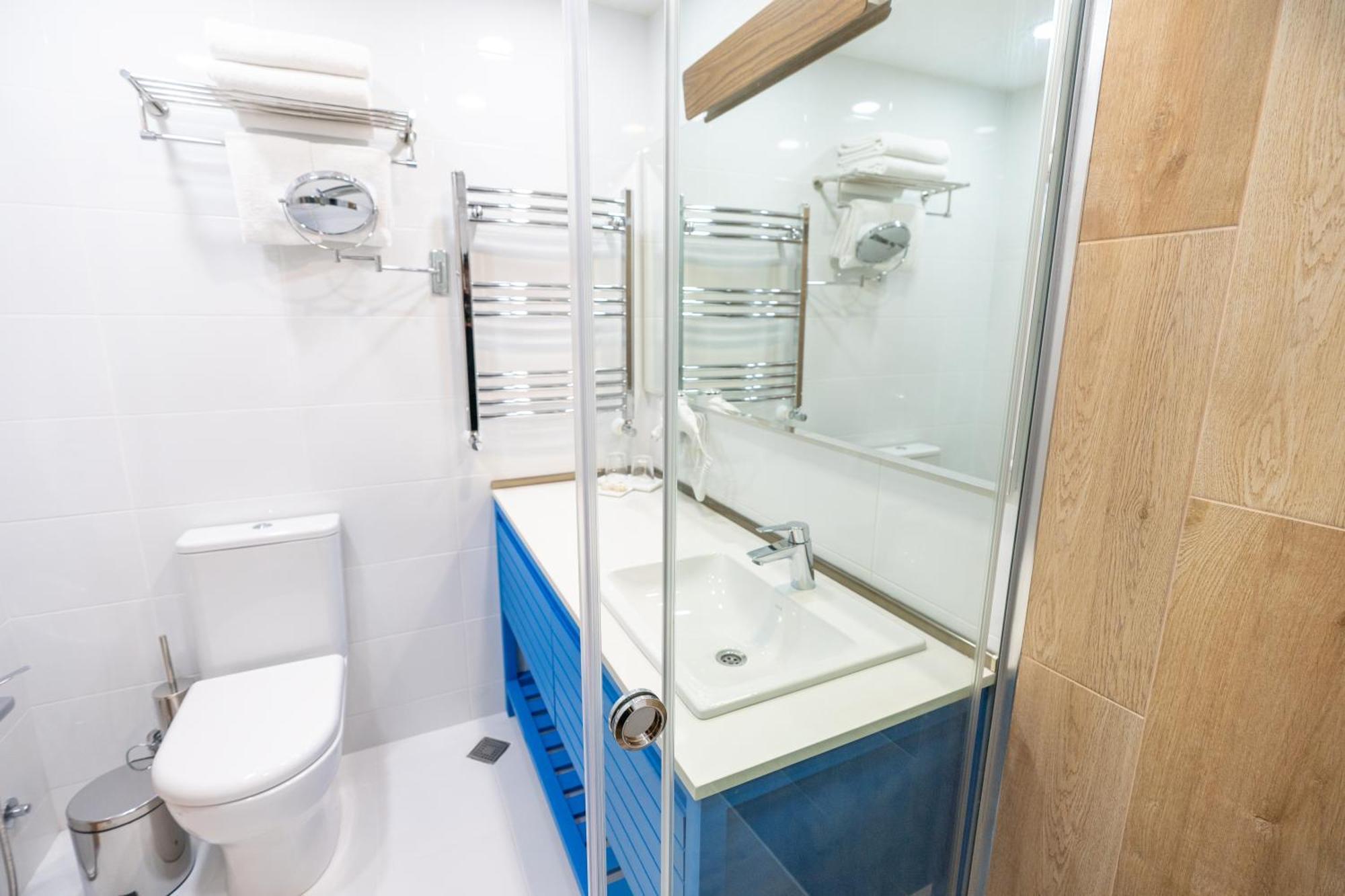 Seagull Beachfront Boutique Hotel バトゥーミ 部屋 写真