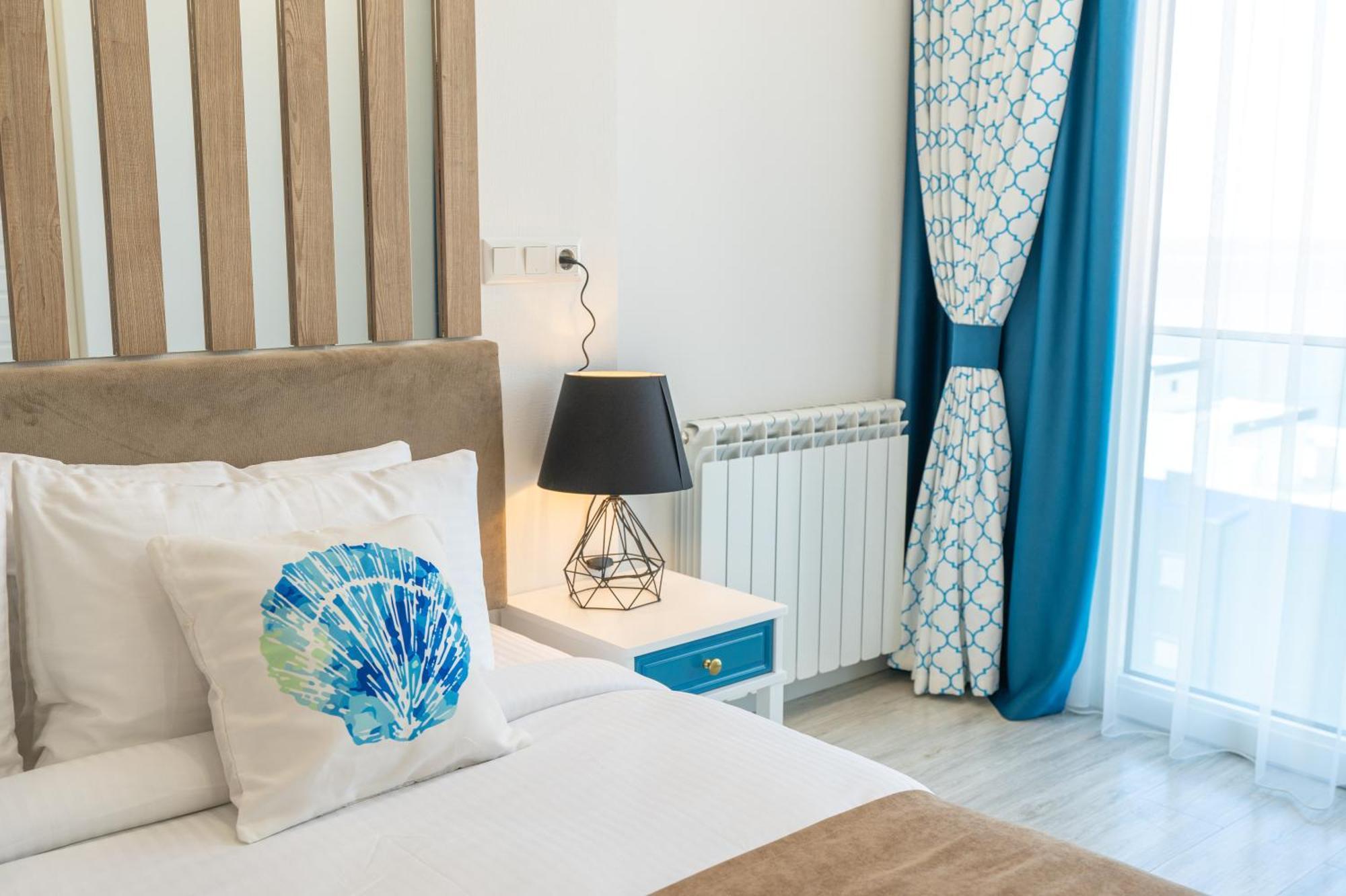 Seagull Beachfront Boutique Hotel バトゥーミ 部屋 写真