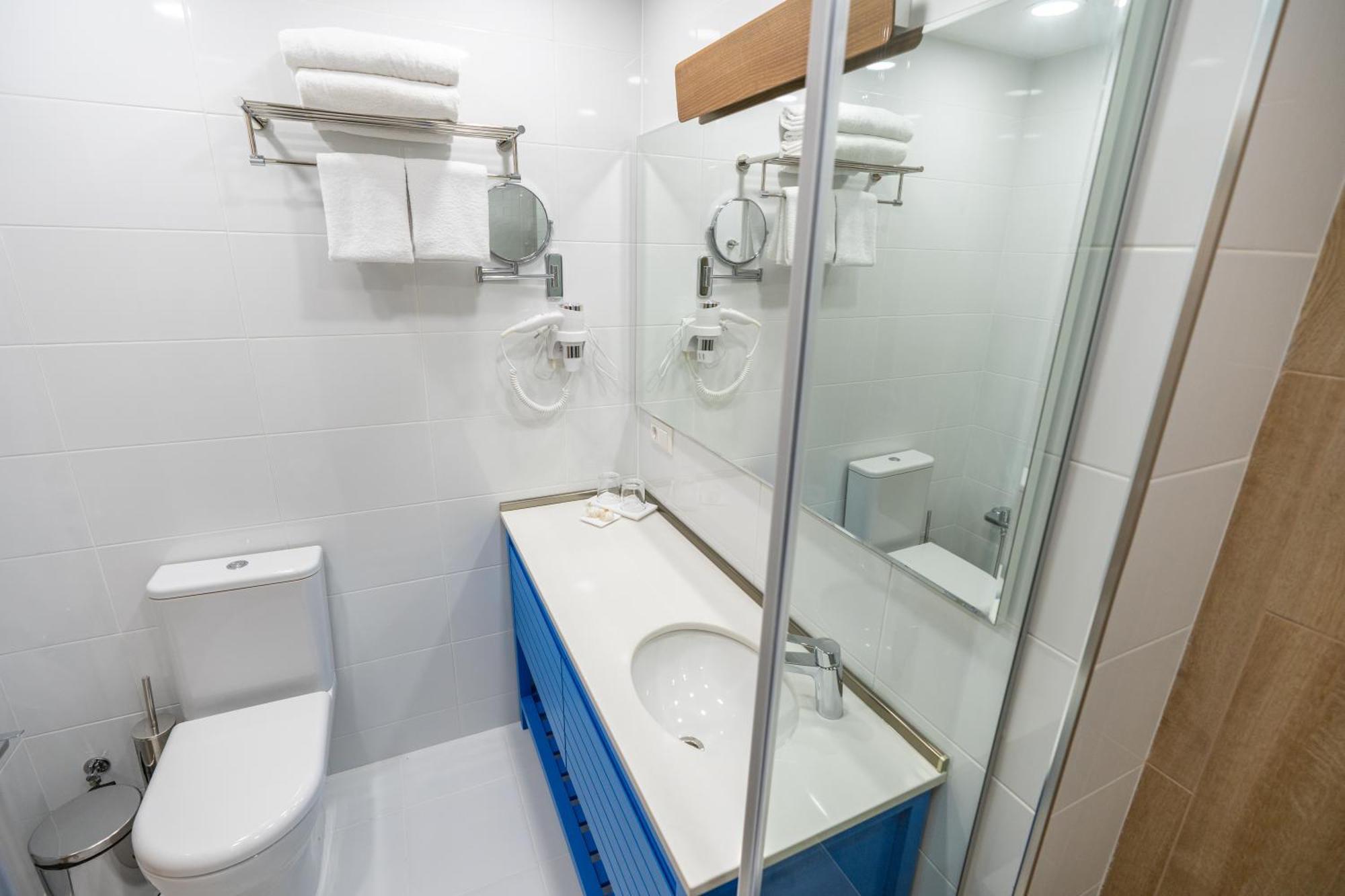 Seagull Beachfront Boutique Hotel バトゥーミ 部屋 写真