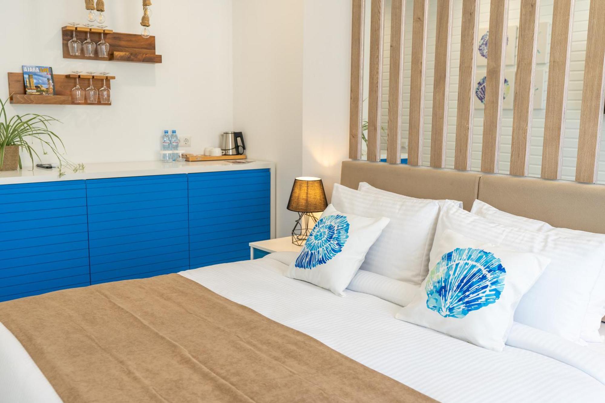 Seagull Beachfront Boutique Hotel バトゥーミ 部屋 写真