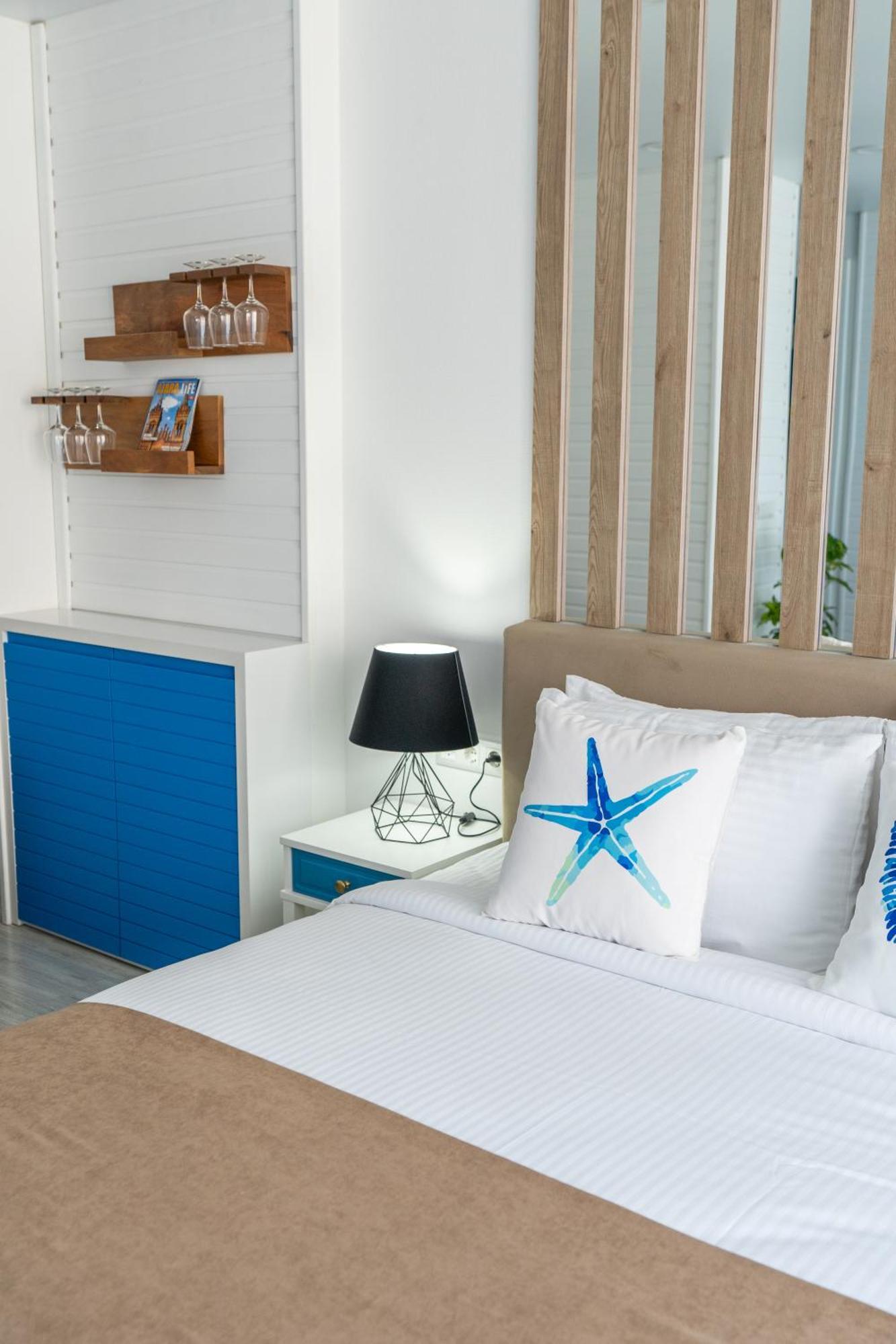 Seagull Beachfront Boutique Hotel バトゥーミ 部屋 写真
